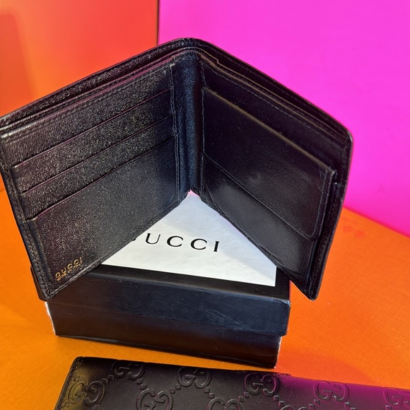 Bundele two items Gucci man’s wallet and Gucci woman wallet black on black - Picture 2 of 3